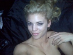 famousnakedbodies:  AnnaLynne McCord