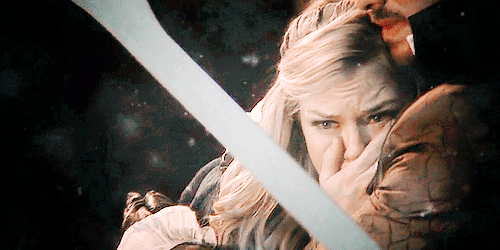swanshope:Always there to hold and look after his Swan ♥‿♥