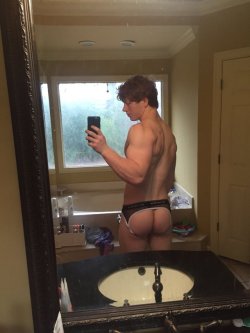 eeeisme:  Great Tumblr Ass- The delicious red velvet cakes of sexy muscled ginger Justin Bates. Yummy!!