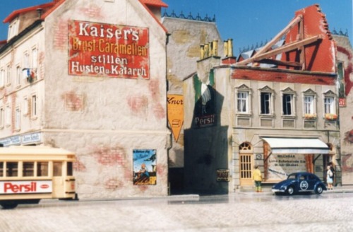 Pola railway models, german city in the 1950s, including World War rubble site, beetle, advertising 