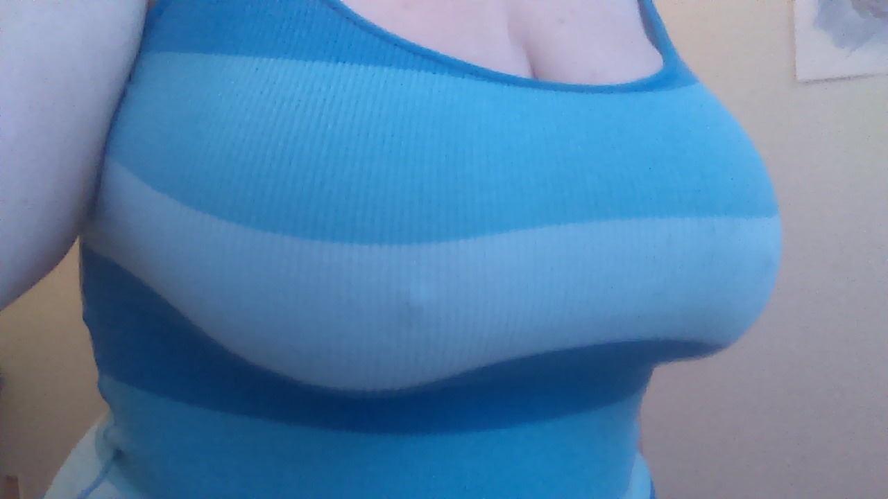 hannahs-voice:  Anonymous requested a tight sweater or stockings, but since I have