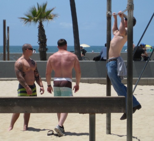 insidethelockerroom: Non-stop hotness at Venice Beach today.