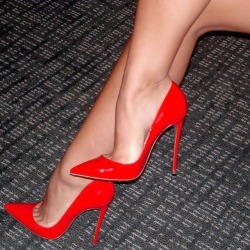 onehornywoman:  Wearing red heels today.