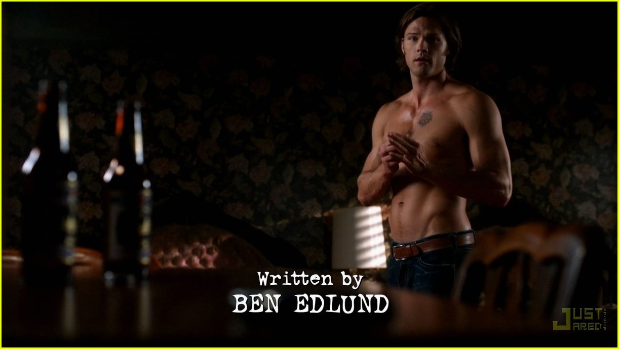 male-celebs-naked:  Jared PadaleckiSee more here