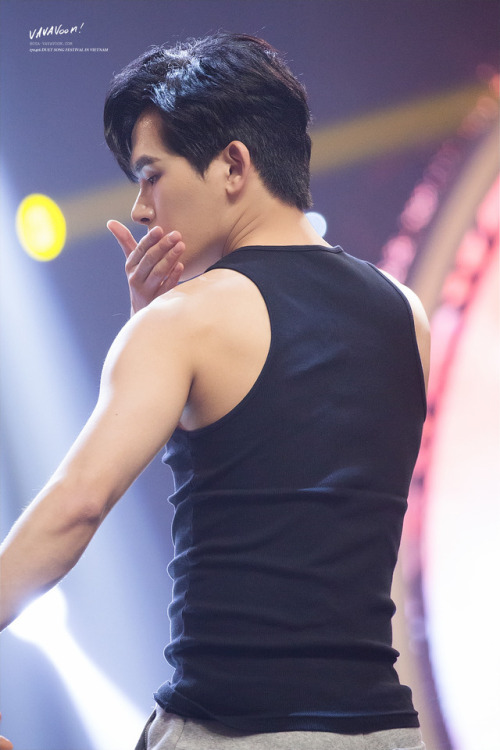 ifnthoya:  © vavavoom | do not edit/crop/remove watermark