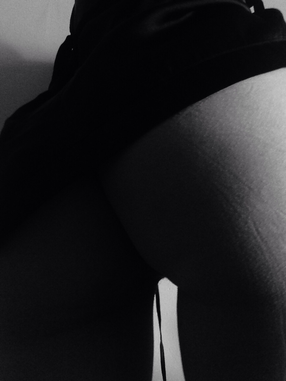 the-naked-me:  wish i could stay like this all day nwe set up in color exclusively