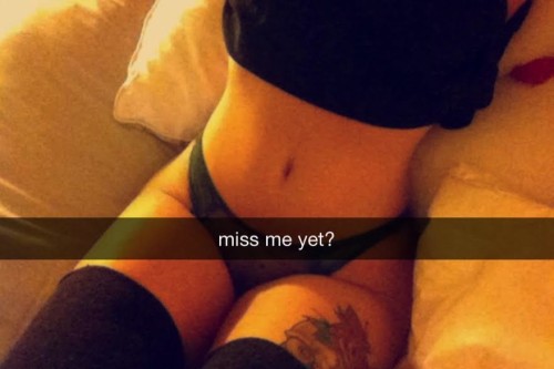 lapetitedoe: the majority of my snapchats to bae when we’re apart for long periods of time