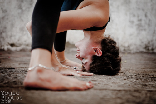 Radha Saba in Srirangapatna, Karnataka, India. SabaYoga, Dubai Christine Hewitt © yogicpho