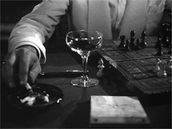 haidaspicciare:  Humphrey Bogart, “Casablanca” (Michael Curtiz, 1942).