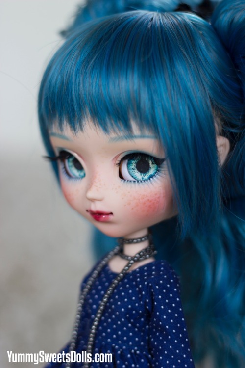 Blue Velvet Cake Pullip &lt;3www.yummysweetsdolls.etsy.comwww.yummysweetsdolls.comwww.facebook.c