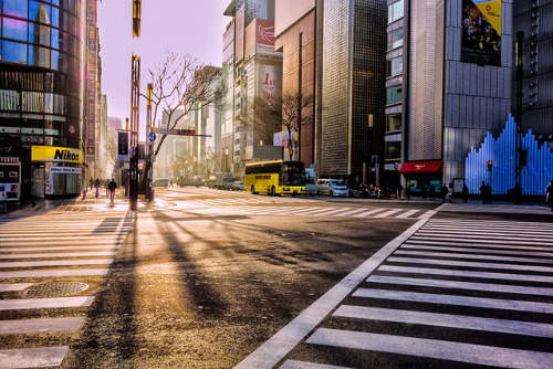 dreams-of-japan:  the ginza at dawn by joeeisner on Flickr.