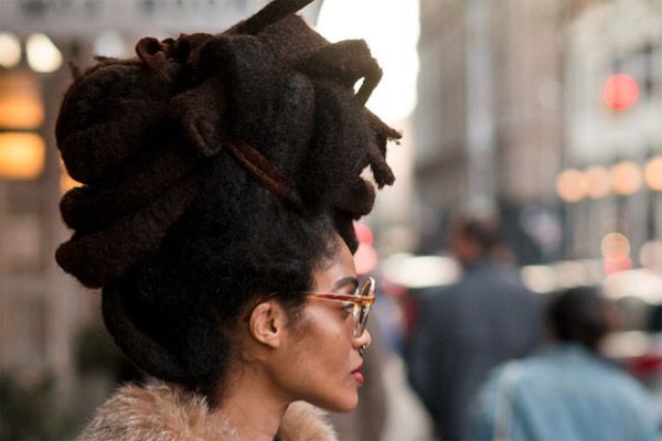 strugglingtobeheard:  clutchmag:  New York City Art Exhibit Lets Strangers Touch