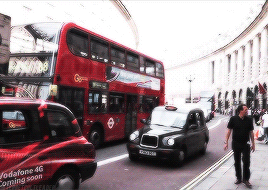 internetcultleader:a day in the life of dan and phil in london + red