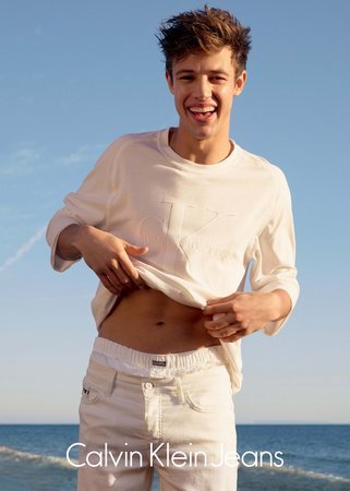 Porn boytrappedinthcloset:  Cameron Dallas in photos