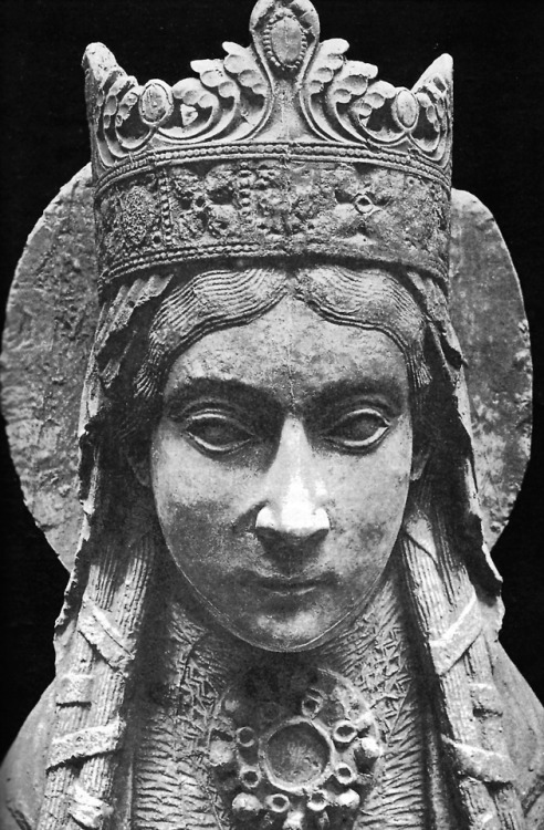 Statue of the Queen of Sheba (previously identified with Saint Clotilde, Queen of the Franks), 12th 