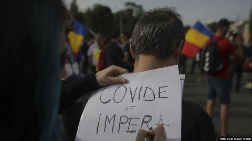 Anti-lockdown protests in Bucharest, on 16 mai, 2020.They were defined as “conspiracy theorists” inf