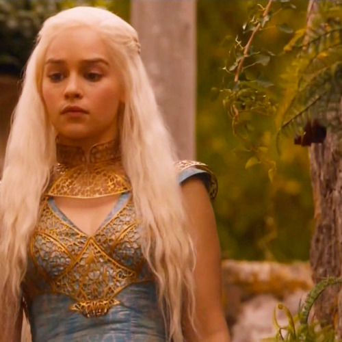 braavosis:  Feel free to use these Dany icons! Please reblog/like if you do.