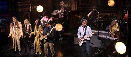 sersh:Vampire Weekend ft. HAIM performing This Life on The Tonight Show, 7th May 2019My babies