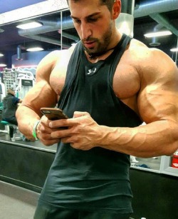 bodybuilers4worship:  Sure you can cancel your time slot fag but i still take your coin my time is valuable 