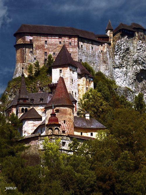 Orava Castle, Slovakia One of the most beautiful castles from 13th century standing 112 m 