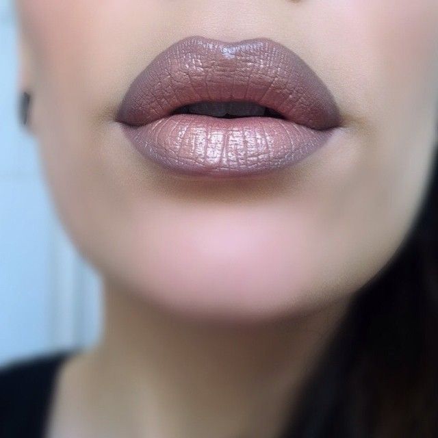 makeupbag:  http://makeupbag.tumblr.com/