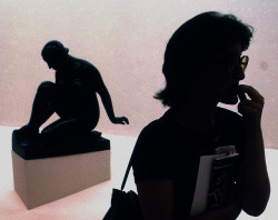 Qelle:1978 Nyc Guggenheim Regine