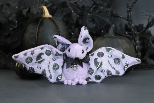 Day 19 of the Sew Scary Bat-o-Ween ⁠ ⁠Available at 5pm EDT ⁠ ⁠ These witchy bats are lovely in lilac