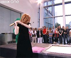 helldean-deactivated20160104:  Matt Smith &amp; Karen Gillan explain the science