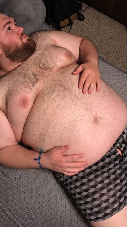 poo-cho:  joeythebear:  Tummy Tuesday, anyone?  Cuteness 