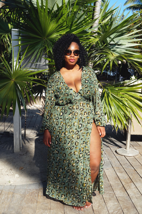 kellyaugustineb:  “Miami Palms” is up! http://bit.ly/21nzpv3 