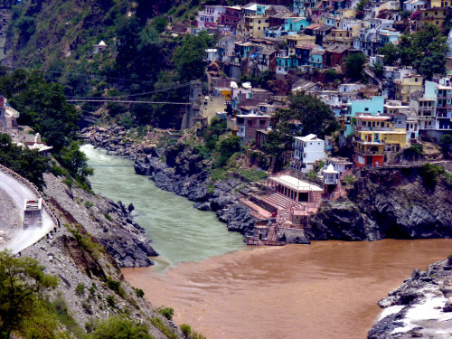 cornersoftheworld: The Alakananda and Bhagirathi River - Devprayag, India.”The Alaknanda rises