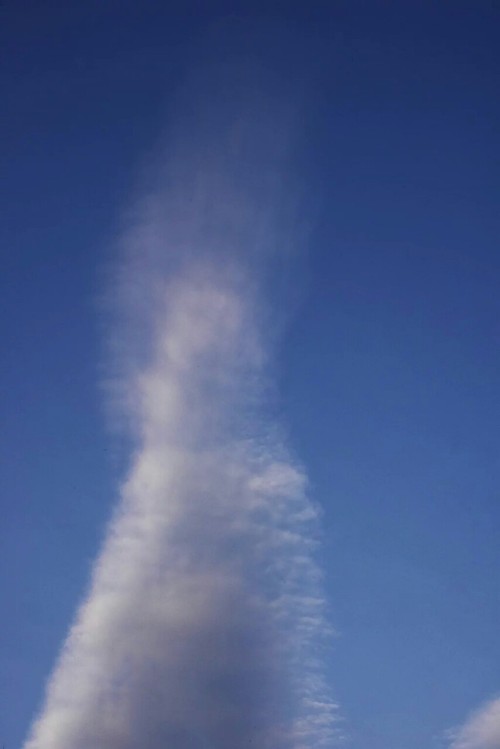 Bizarre cloud rising.