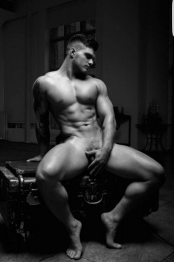 nm-gayguy:  :o)
