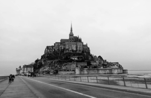 Mont Saint-Michel in winter. . . #normandy (or #bretagne? ) #landscape #landscapephotography#black