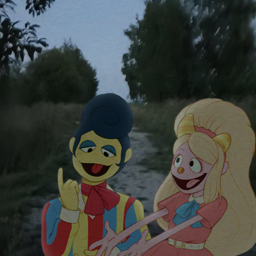 They Takin' A Walk (and Yapping Of Course) !! ^o^