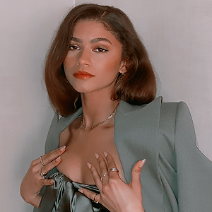 girlsedt: zendaya; packs | like or reblog