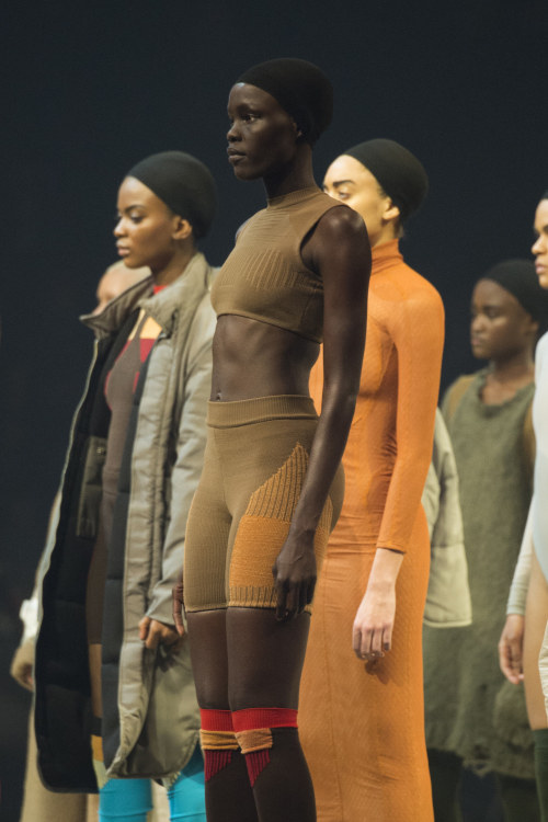 Yeezy Fall 2016 Ready-to-Wear Collection presentation in MSG via VogueMore Fashion here.