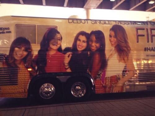 @camilacabello97nowWHO ARE YOU PEOPLE pic.twitter.com/mUOCmEwQcb