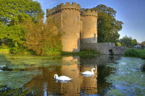 ohmybritain:  Whittington Castle, Shropshire, UK by Jeff McDonald on Flickr. 