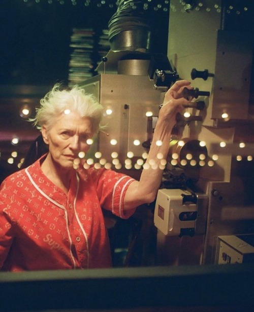  Elon Musk’s 70 year-old mother, Maye Musk. Article Here