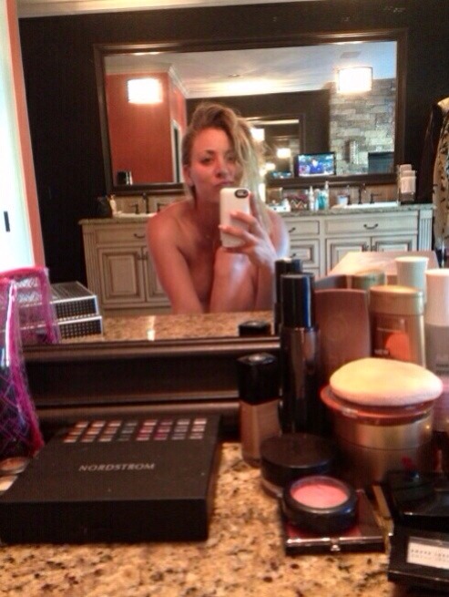 mmmmtits:  Kaley Cuoco