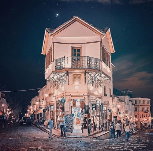beautyofalbania:Getting lost in Gjirokastër. Photo:@kristiandodaj (at Gjirokastër) https:/