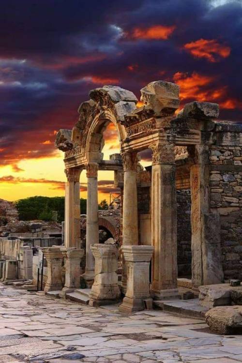 ancientorigins: Hadrian’s Temple in Ephesus, Turkey.