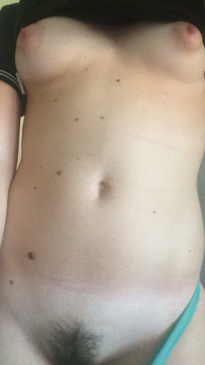 catemarco:Commentate come meglio volete Comment che bel culo ti sfonderei con il mio 25 cm. e quella