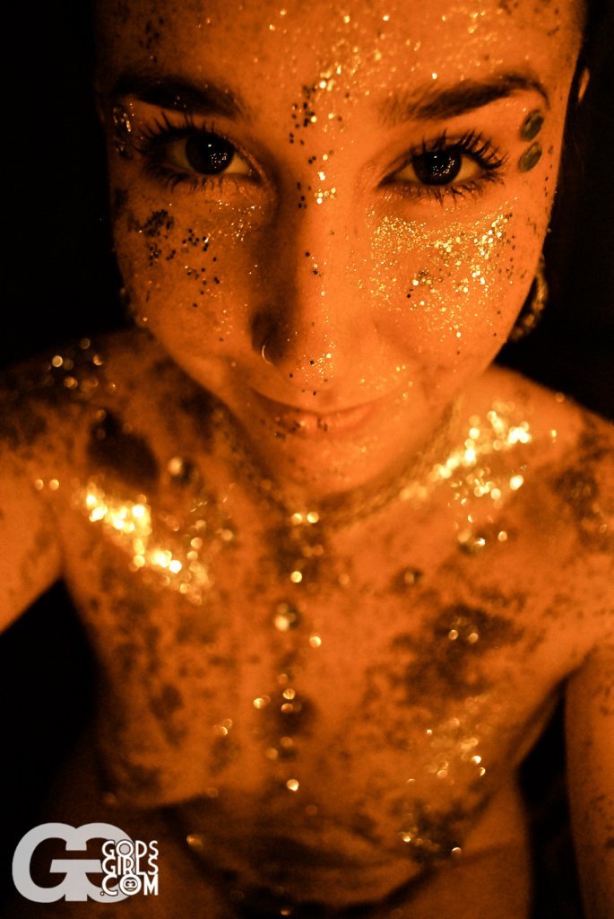 artemis-gg:  from my set ‘return of the light’ on GodsGirls find more of me…