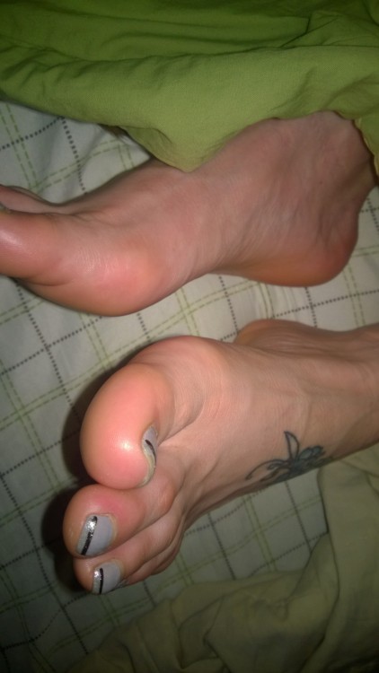 mssweetnesshasprettytoes: More pics of my feet while sleeping~Sweetness