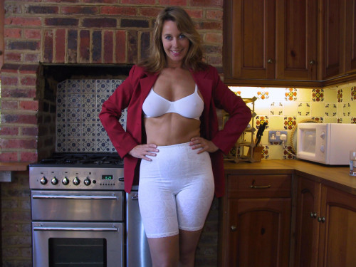 hotmomsexposed:  No bullshit, just message and ask to fuck! MySecretProfile.com