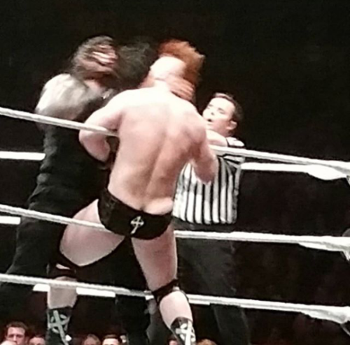 omgsheamus:  😳😳