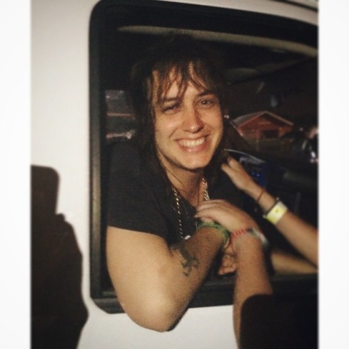 theroomisonfiree:katieley13#tbt to when Jules was just chillin in a van meeting all his fans and pos
