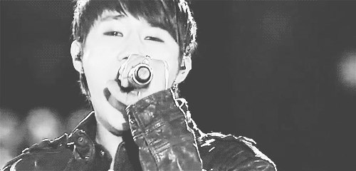 yuu-n:  for some reason, something fell down sunggyu’s cheeks… 